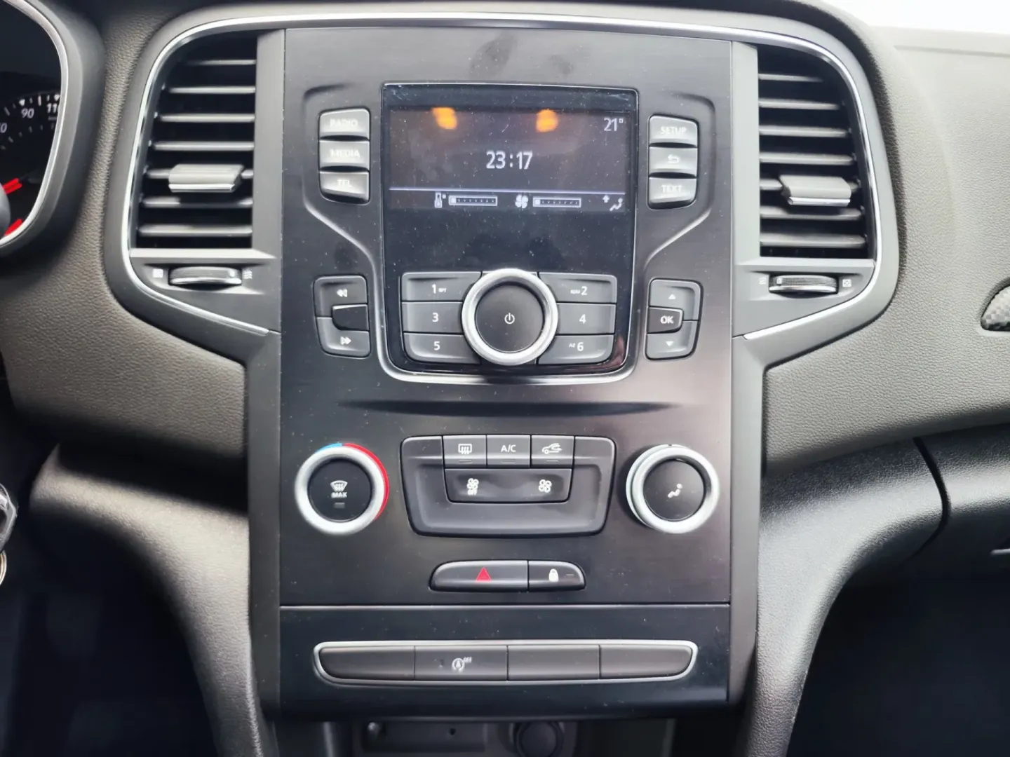 Cumpara/ Vinde online Renault  Megane 2022 SH, la cel mai bun pret pentru tine!
