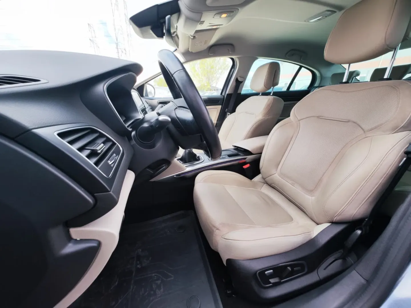 Cumpara/ Vinde online Renault  Megane 2019 SH, la cel mai bun pret pentru tine!