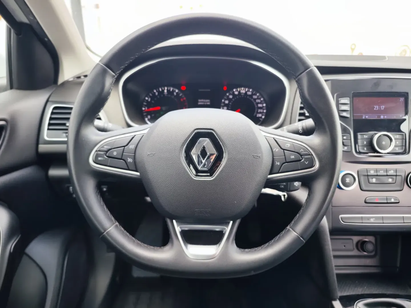 Cumpara/ Vinde online Renault  Megane 2022 SH, la cel mai bun pret pentru tine!