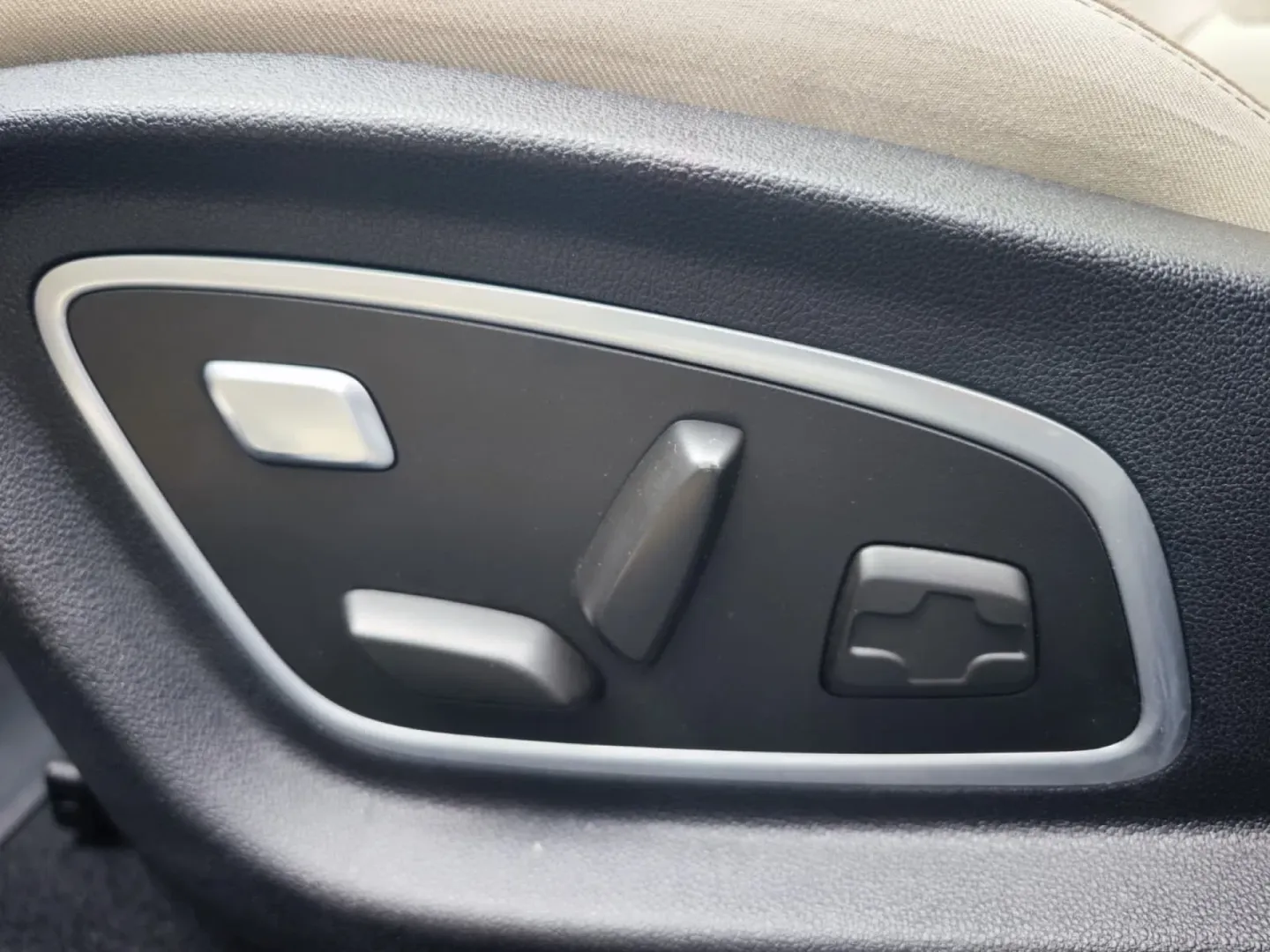 Cumpara/ Vinde online Renault  Megane 2019 SH, la cel mai bun pret pentru tine!