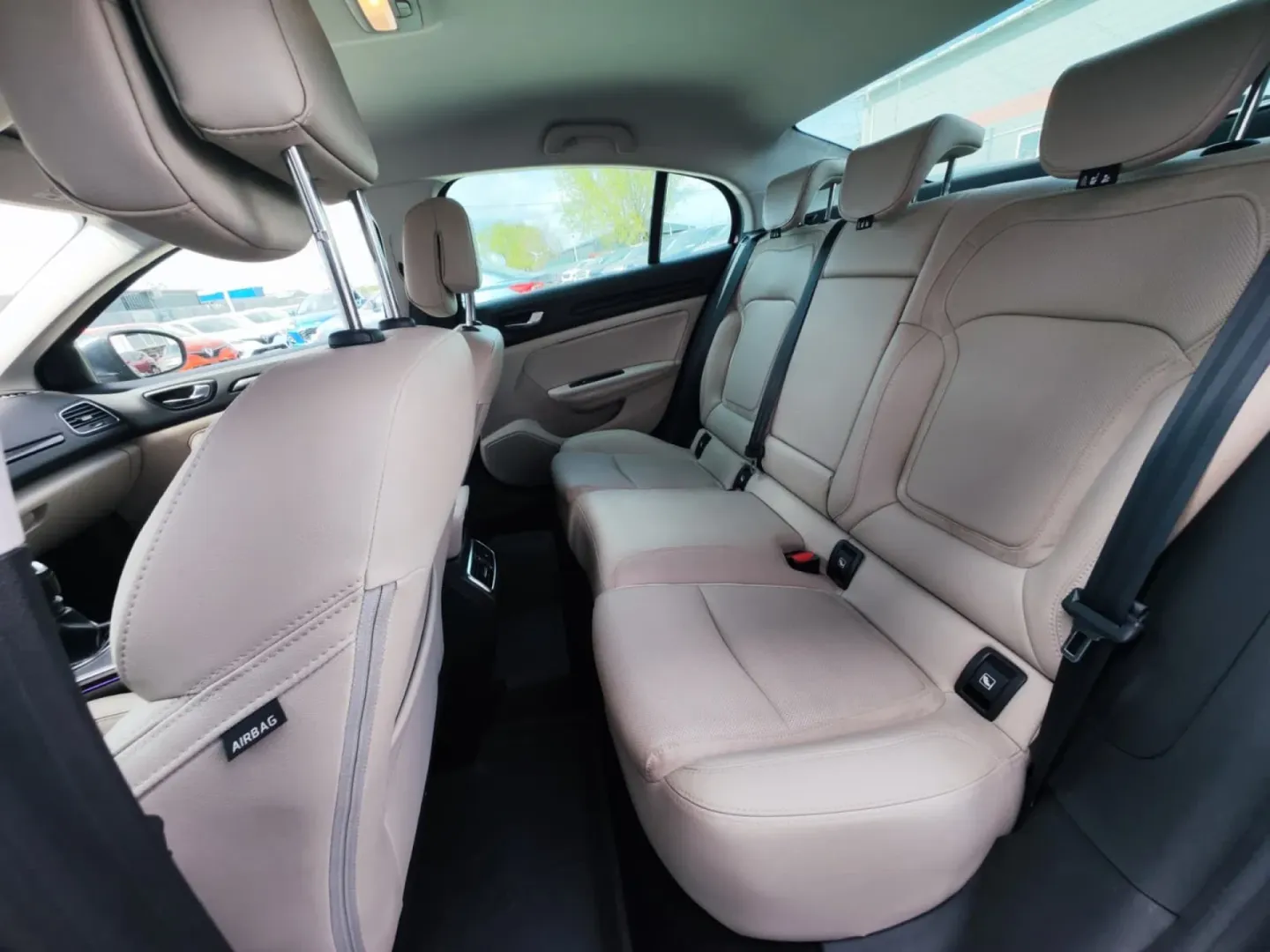 Cumpara/ Vinde online Renault  Megane 2019 SH, la cel mai bun pret pentru tine!