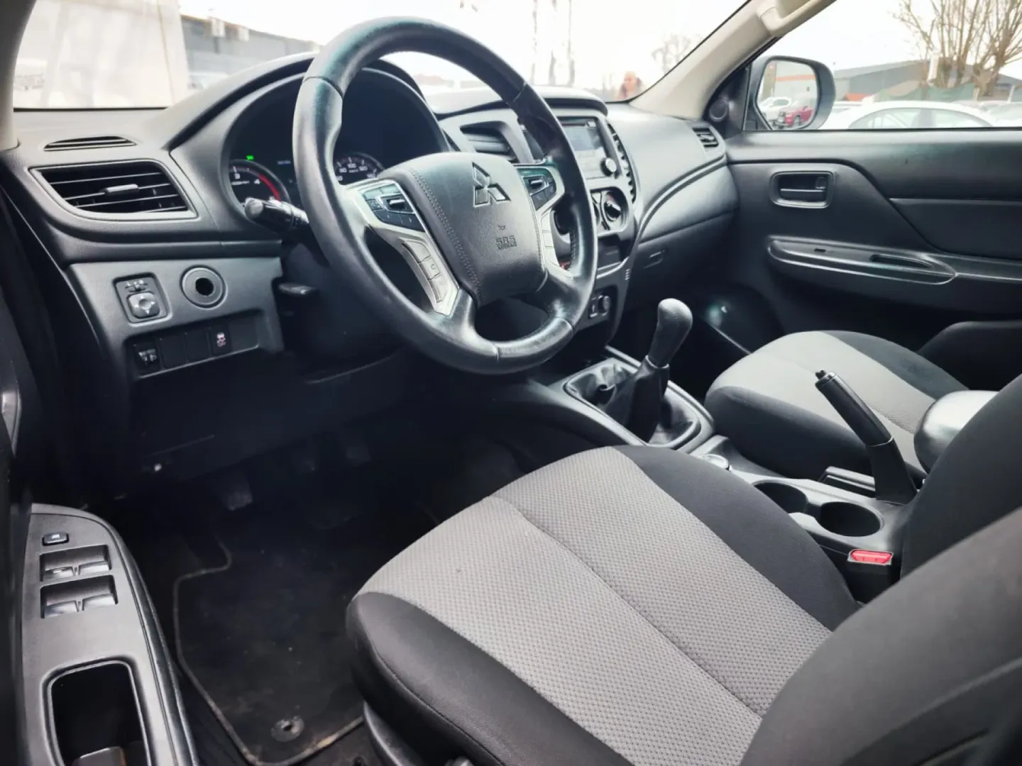 Cumpara/ Vinde online Mitsubishi L200 2020 SH, la cel mai bun pret pentru tine!