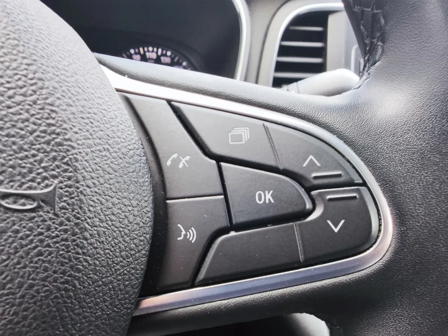 Cumpara/ Vinde online Renault  Megane 2022 SH, la cel mai bun pret pentru tine!