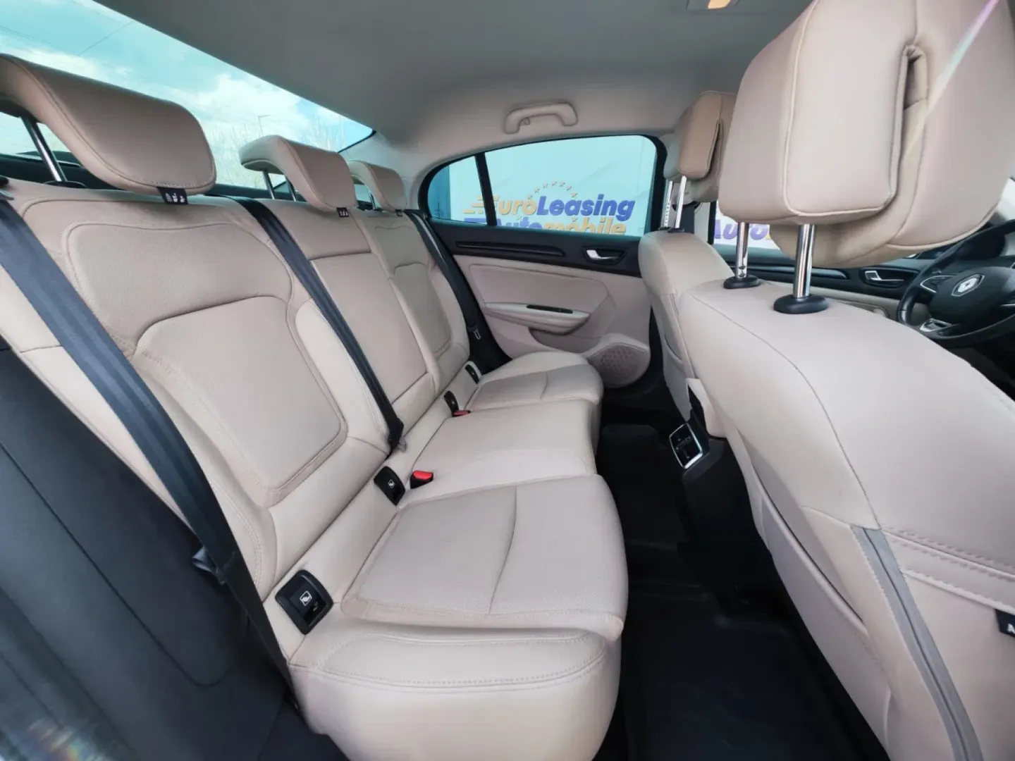 Cumpara/ Vinde online Renault  Megane 2019 SH, la cel mai bun pret pentru tine!