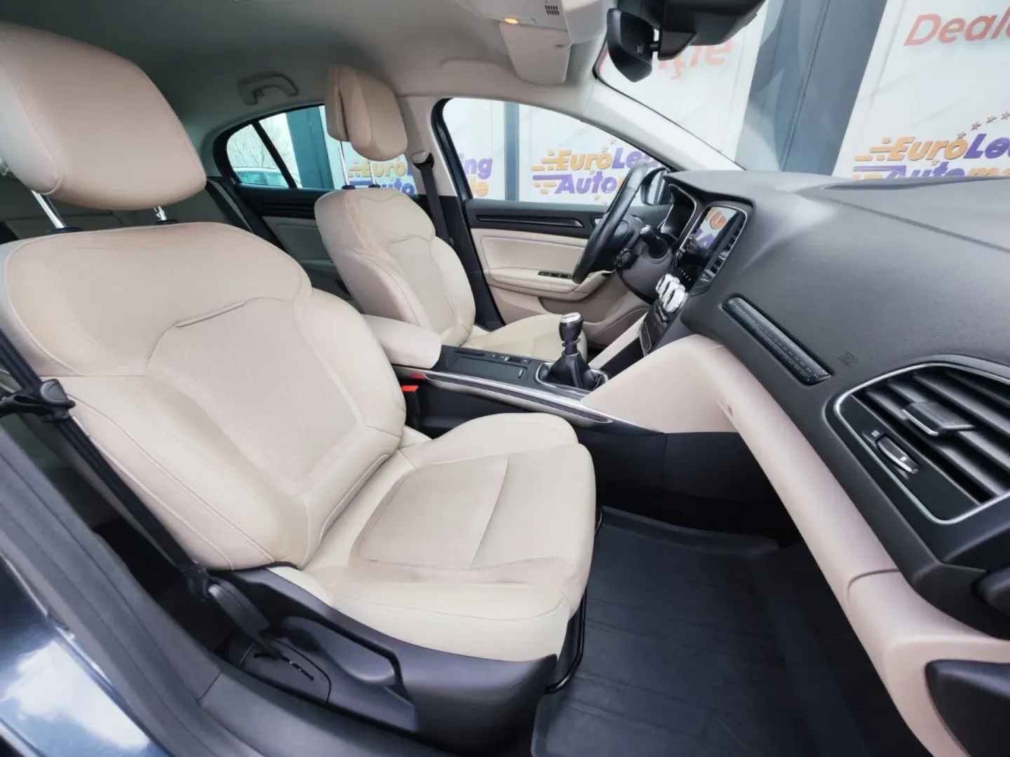 Cumpara/ Vinde online Renault  Megane 2019 SH, la cel mai bun pret pentru tine!