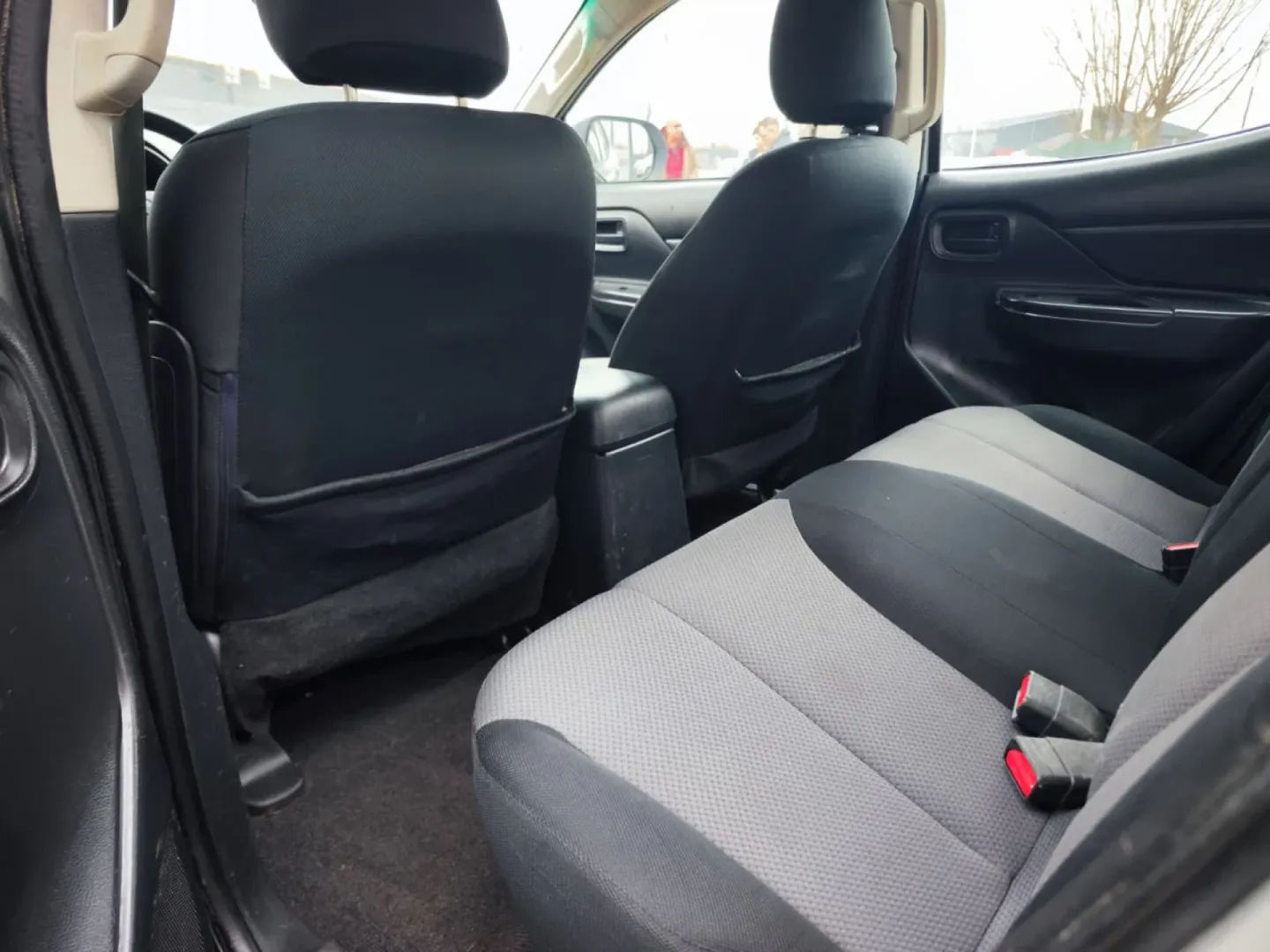 Cumpara/ Vinde online Mitsubishi L200 2020 SH, la cel mai bun pret pentru tine!