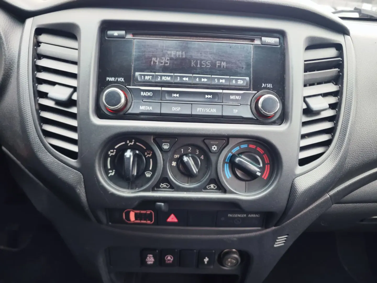 Cumpara/ Vinde online Mitsubishi L200 2020 SH, la cel mai bun pret pentru tine!