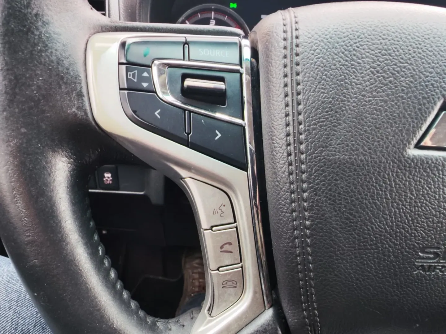 Cumpara/ Vinde online Mitsubishi L200 2020 SH, la cel mai bun pret pentru tine!