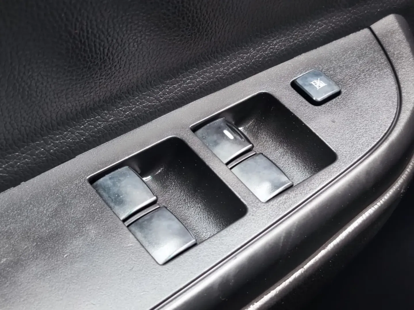 Cumpara/ Vinde online Mitsubishi L200 2020 SH, la cel mai bun pret pentru tine!