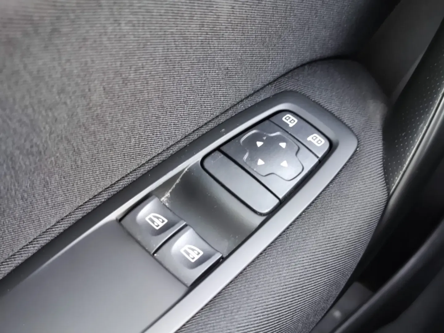 Cumpara/ Vinde online Renault  Megane 2018 SH, la cel mai bun pret pentru tine!