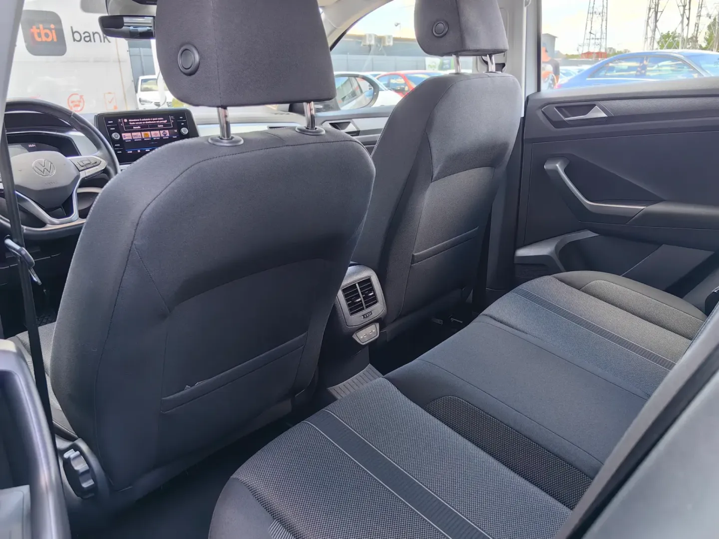 Cumpara/ Vinde online Volkswagen T-Roc 2023 SH, la cel mai bun pret pentru tine!