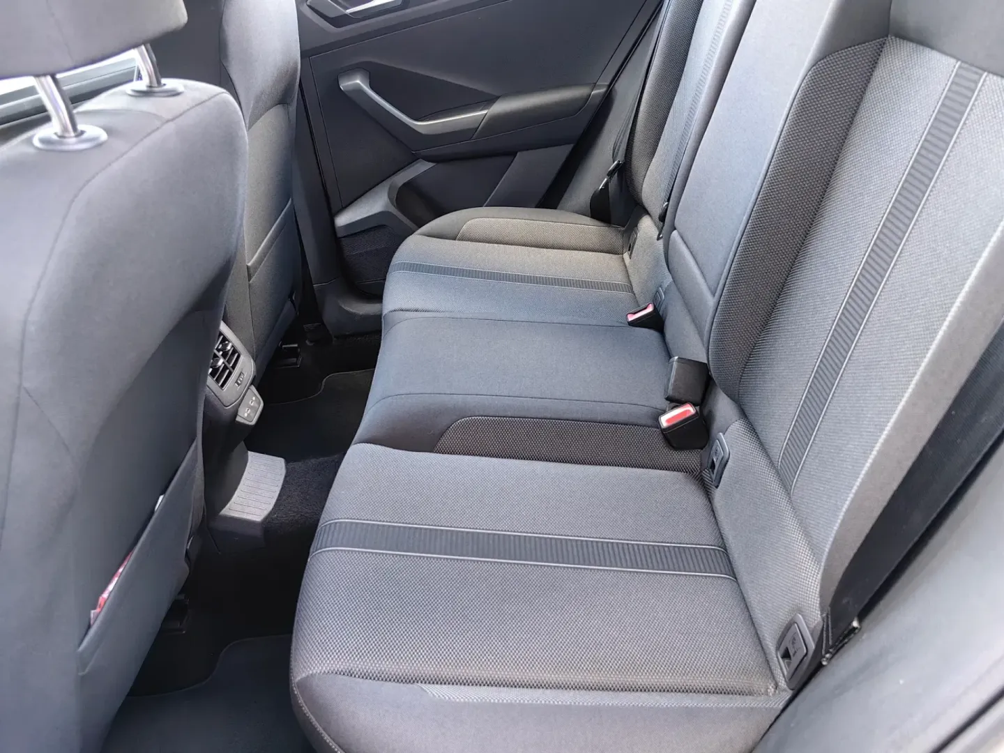 Cumpara/ Vinde online Volkswagen T-Roc 2023 SH, la cel mai bun pret pentru tine!