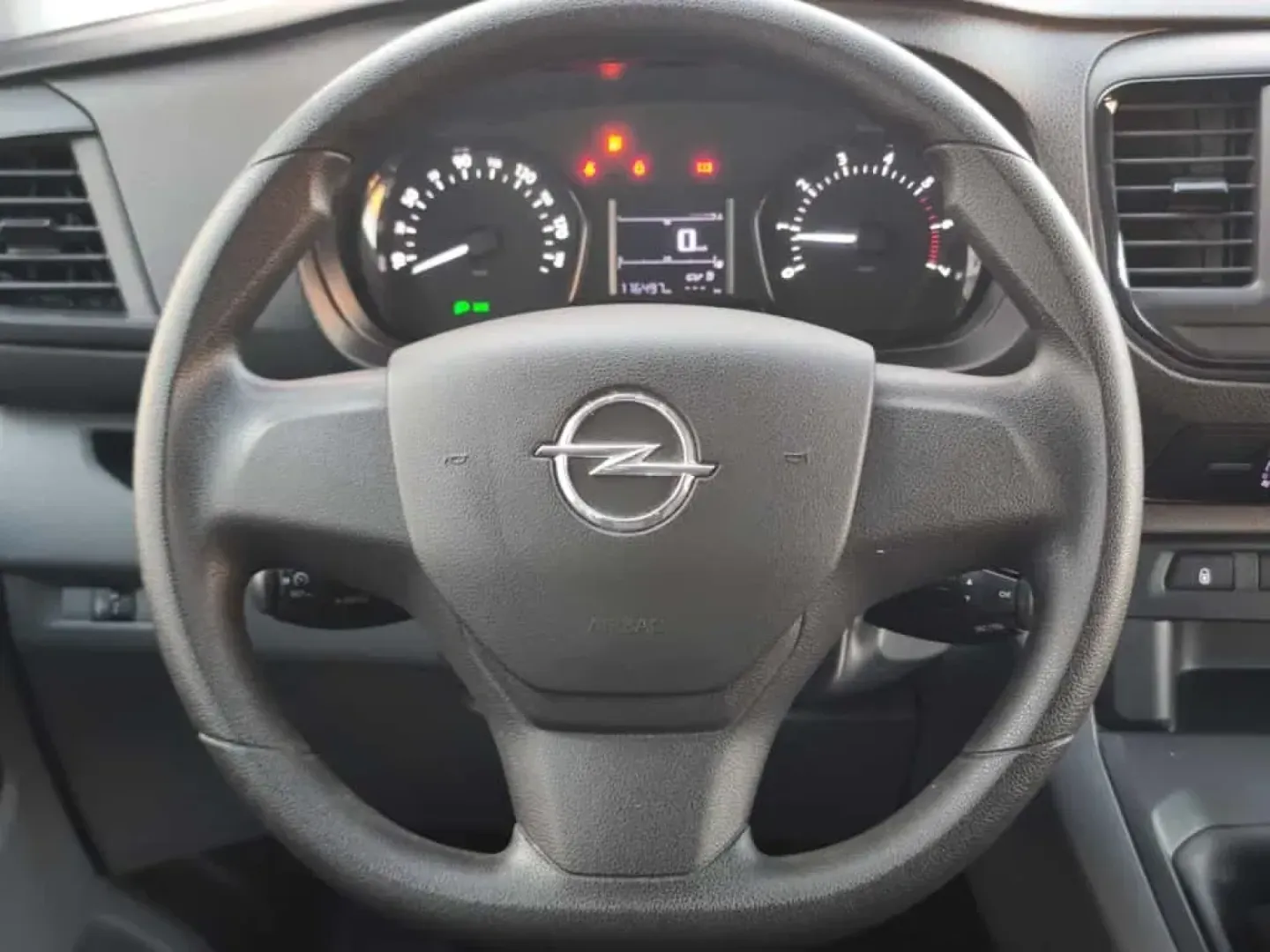 Cumpara/ Vinde online Opel Vivaro 2021 SH, la cel mai bun pret pentru tine!