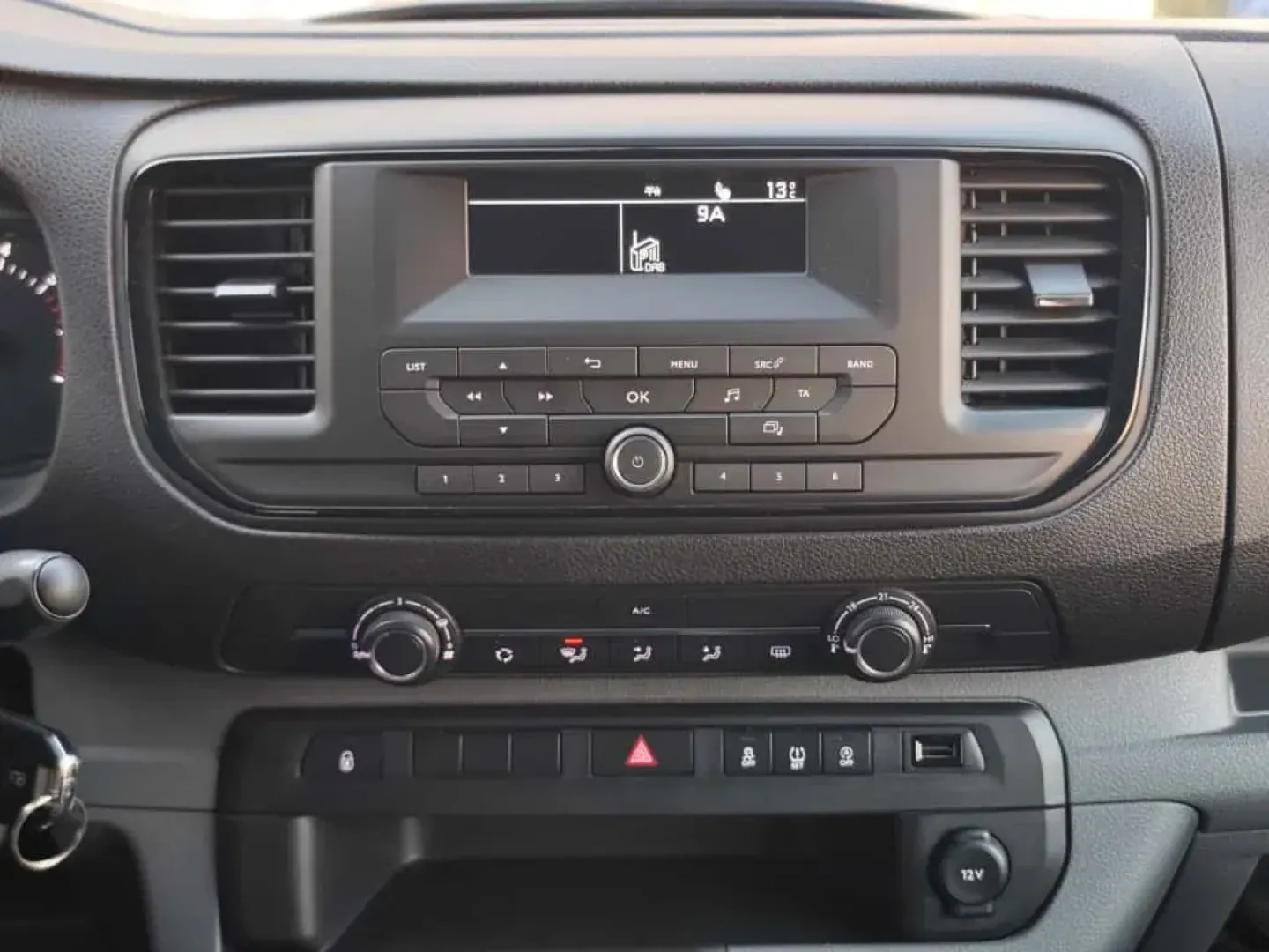 Cumpara/ Vinde online Opel Vivaro 2021 SH, la cel mai bun pret pentru tine!