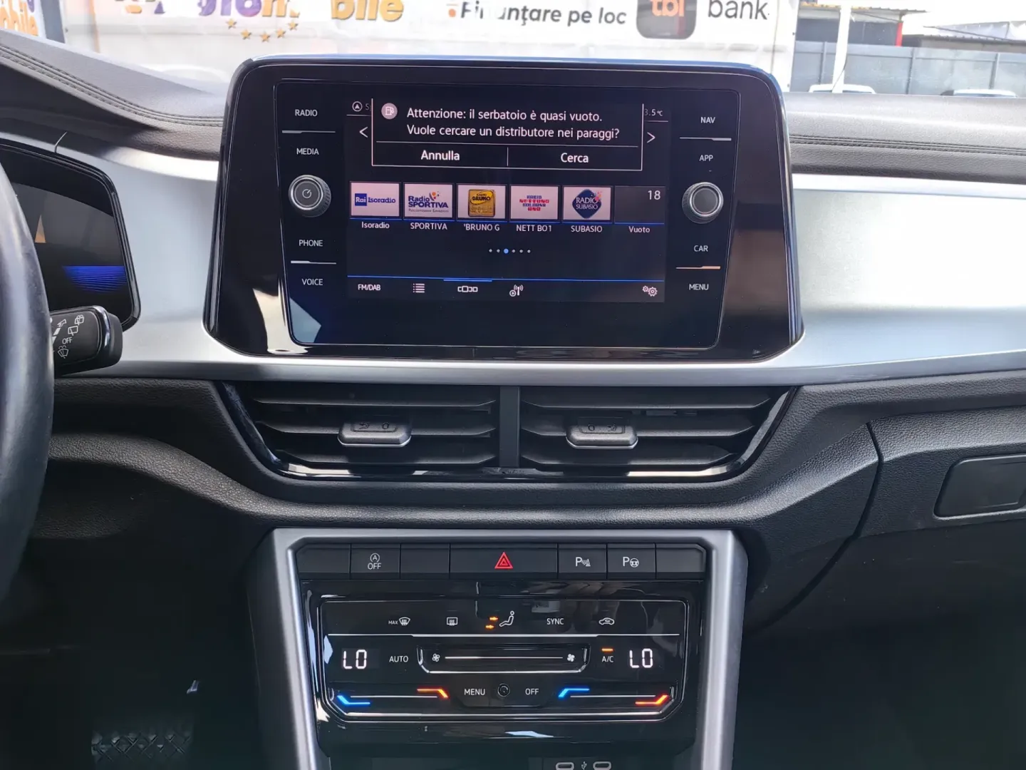 Cumpara/ Vinde online Volkswagen T-Roc 2023 SH, la cel mai bun pret pentru tine!