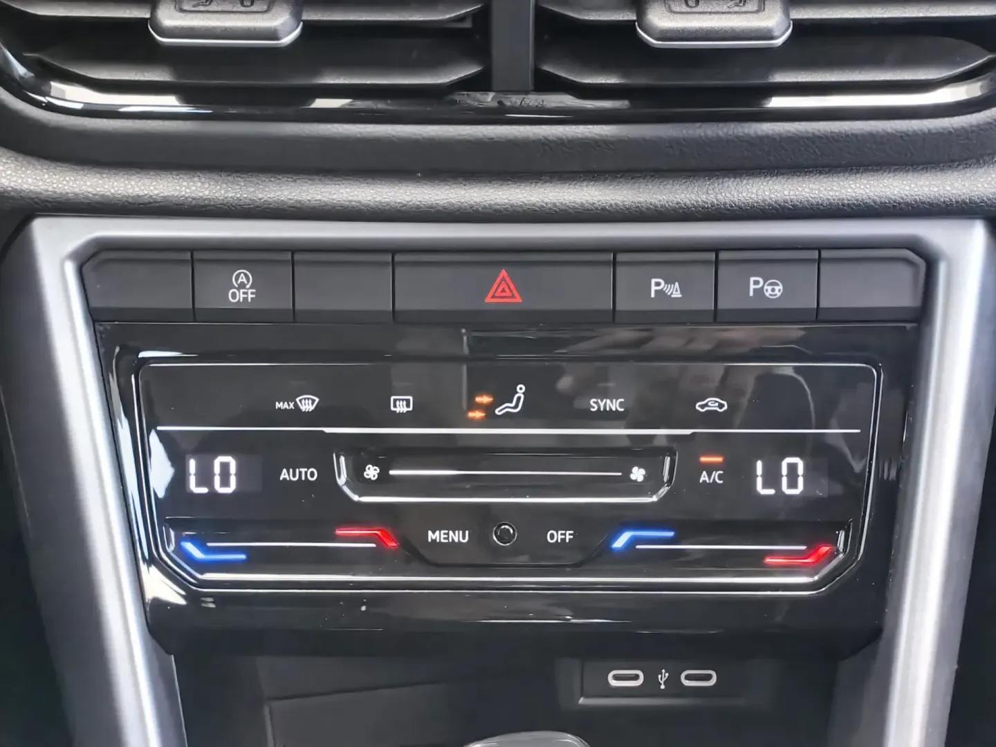 Cumpara/ Vinde online Volkswagen T-Roc 2023 SH, la cel mai bun pret pentru tine!