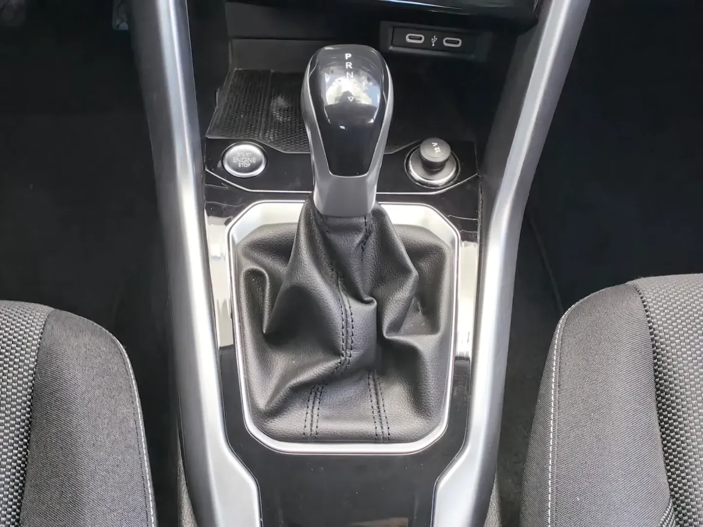 Cumpara/ Vinde online Volkswagen T-Roc 2023 SH, la cel mai bun pret pentru tine!