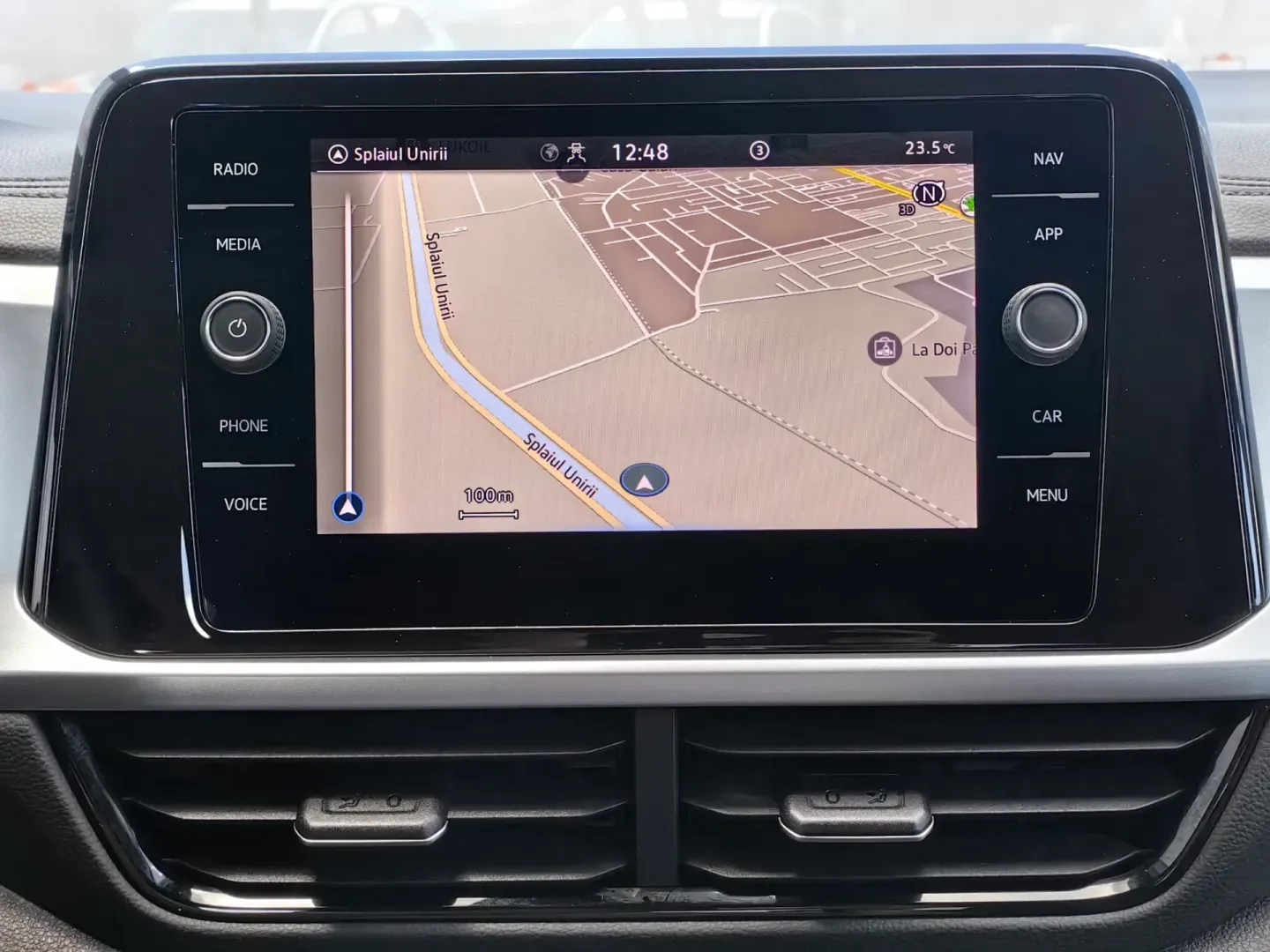 Cumpara/ Vinde online Volkswagen T-Roc 2023 SH, la cel mai bun pret pentru tine!