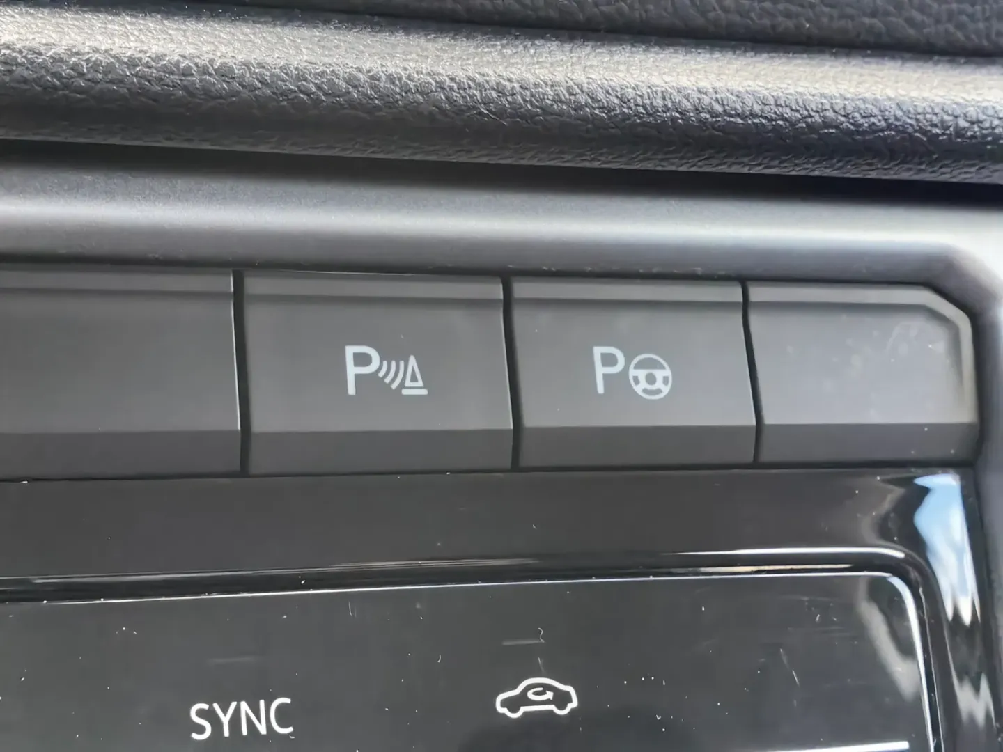 Cumpara/ Vinde online Volkswagen T-Roc 2023 SH, la cel mai bun pret pentru tine!