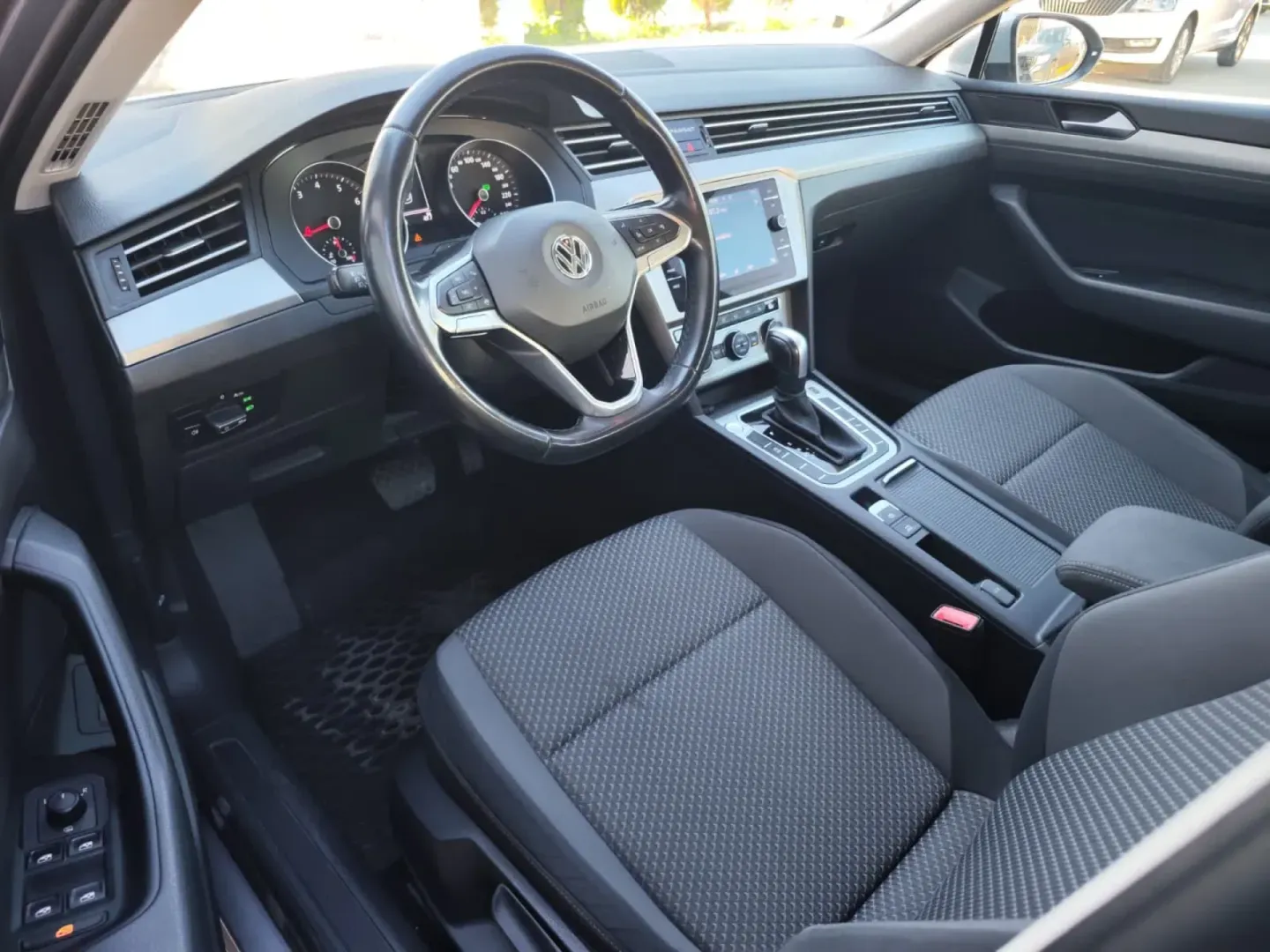 Cumpara/ Vinde online Volkswagen Passat 2020 SH, la cel mai bun pret pentru tine!