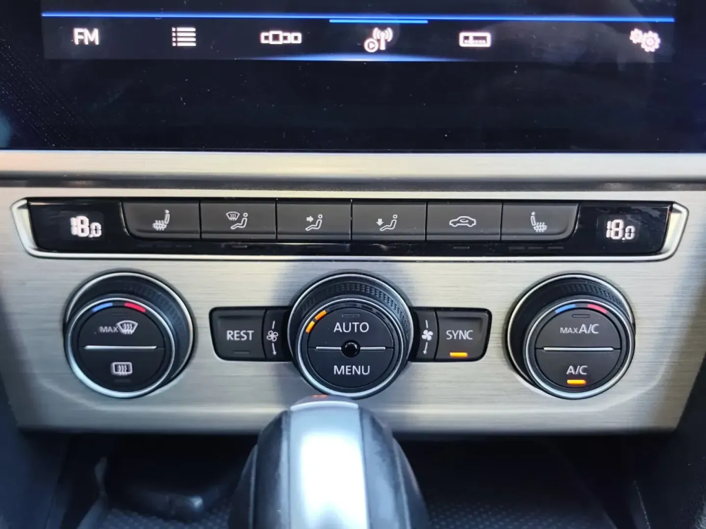 Cumpara/ Vinde online Volkswagen Passat 2020 SH, la cel mai bun pret pentru tine!