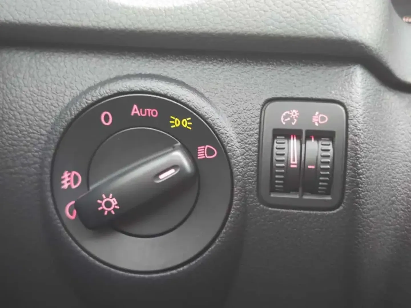 Cumpara/ Vinde online Volkswagen Tiguan 2010 SH, la cel mai bun pret pentru tine!