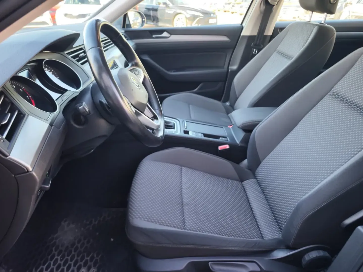 Cumpara/ Vinde online Volkswagen Passat 2020 SH, la cel mai bun pret pentru tine!