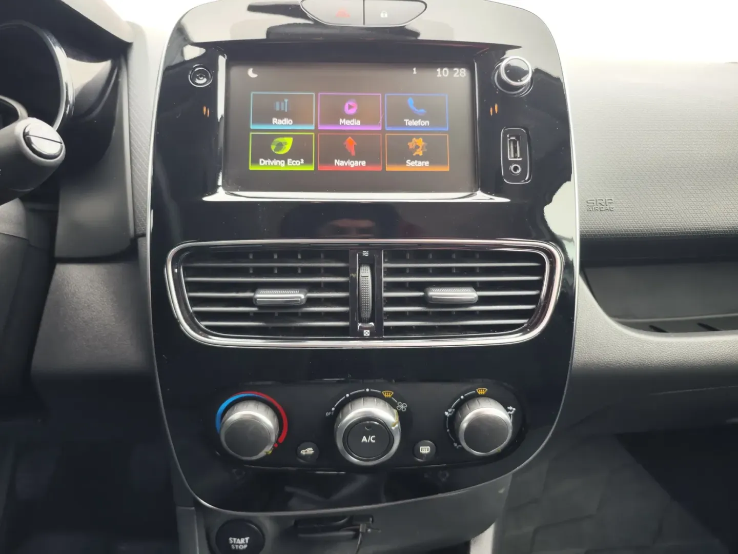 Cumpara/ Vinde online Renault  Clio 2020 SH, la cel mai bun pret pentru tine!