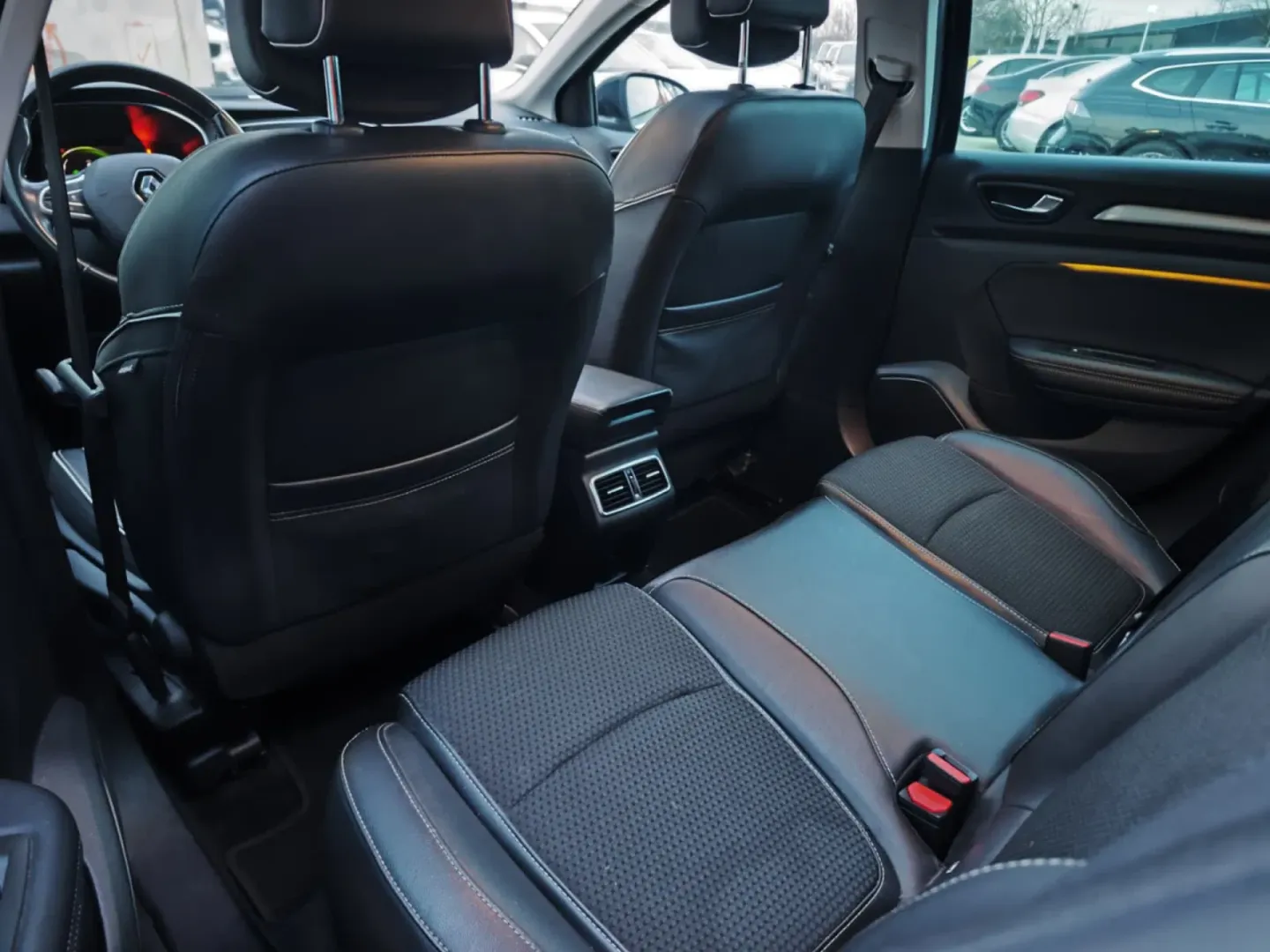 Cumpara/ Vinde online Renault  Megane 2018 SH, la cel mai bun pret pentru tine!
