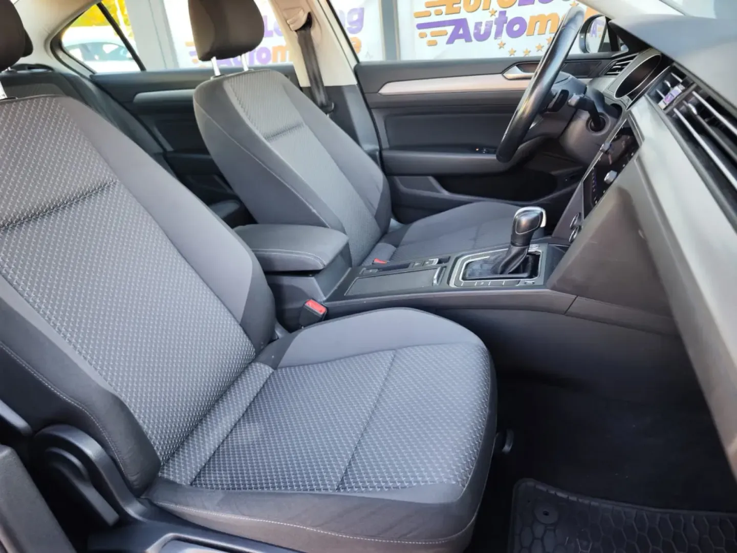 Cumpara/ Vinde online Volkswagen Passat 2020 SH, la cel mai bun pret pentru tine!