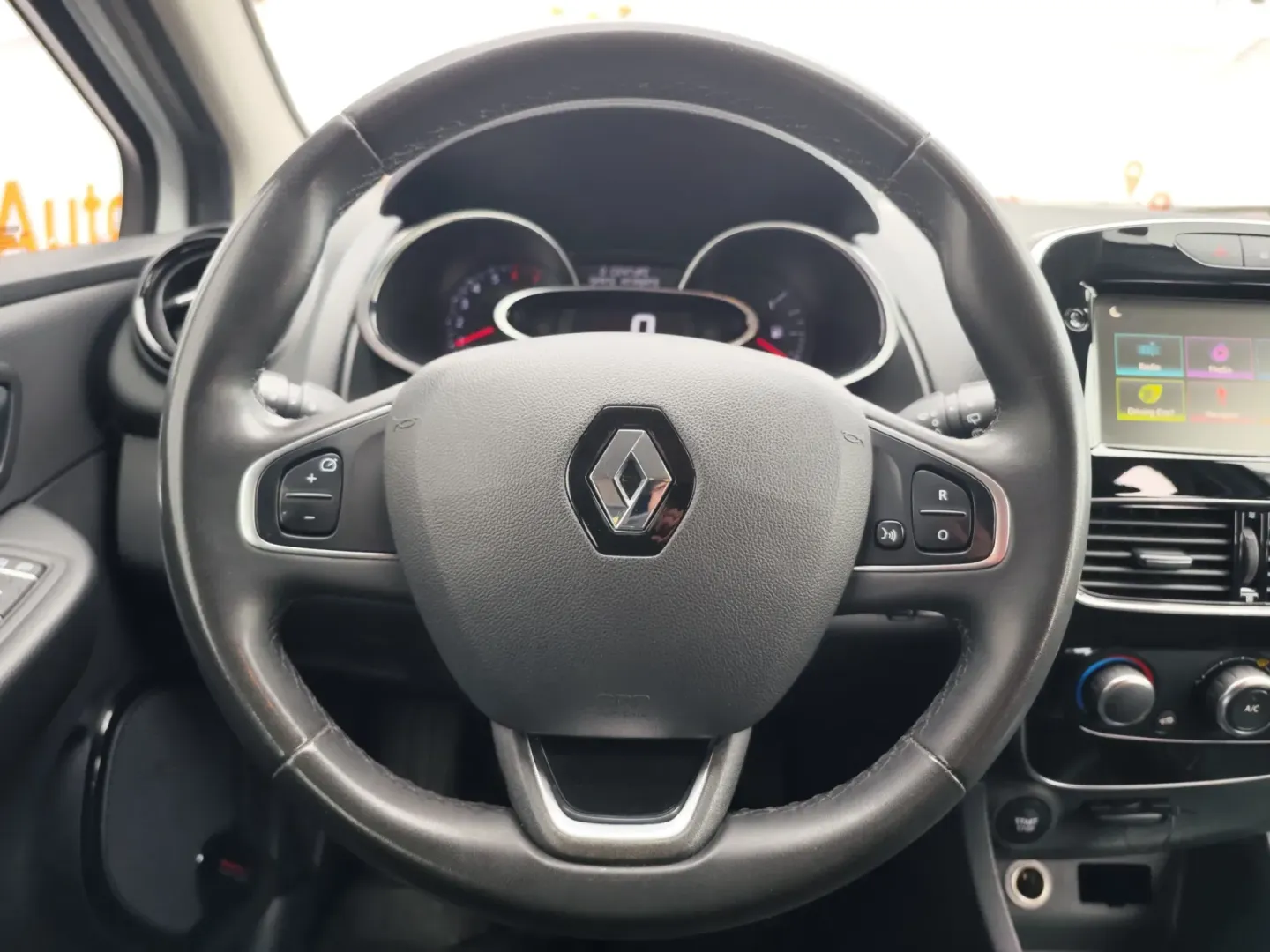 Cumpara/ Vinde online Renault  Clio 2020 SH, la cel mai bun pret pentru tine!