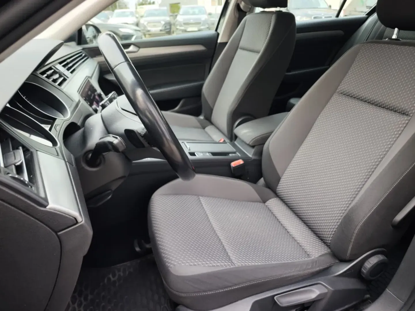 Cumpara/ Vinde online Volkswagen Passat 2020 SH, la cel mai bun pret pentru tine!