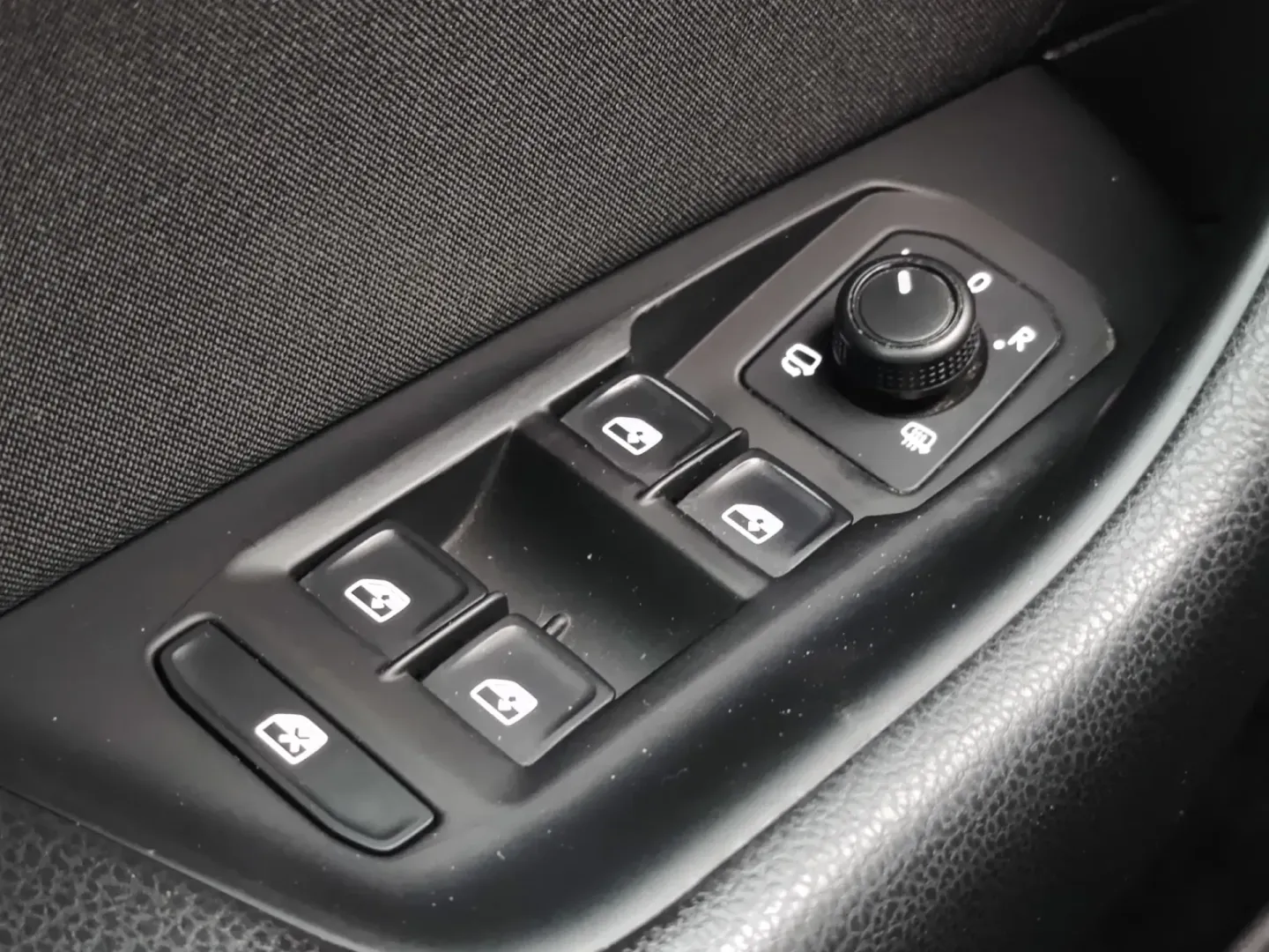 Cumpara/ Vinde online Volkswagen Passat 2020 SH, la cel mai bun pret pentru tine!