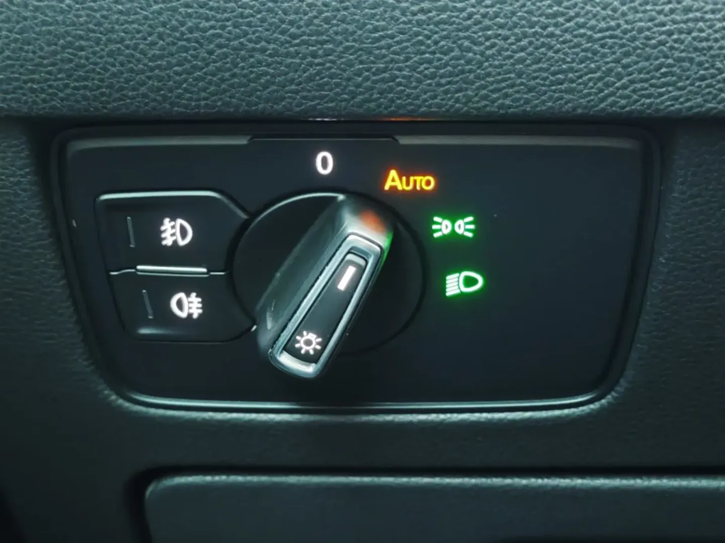 Cumpara/ Vinde online Volkswagen Passat 2020 SH, la cel mai bun pret pentru tine!