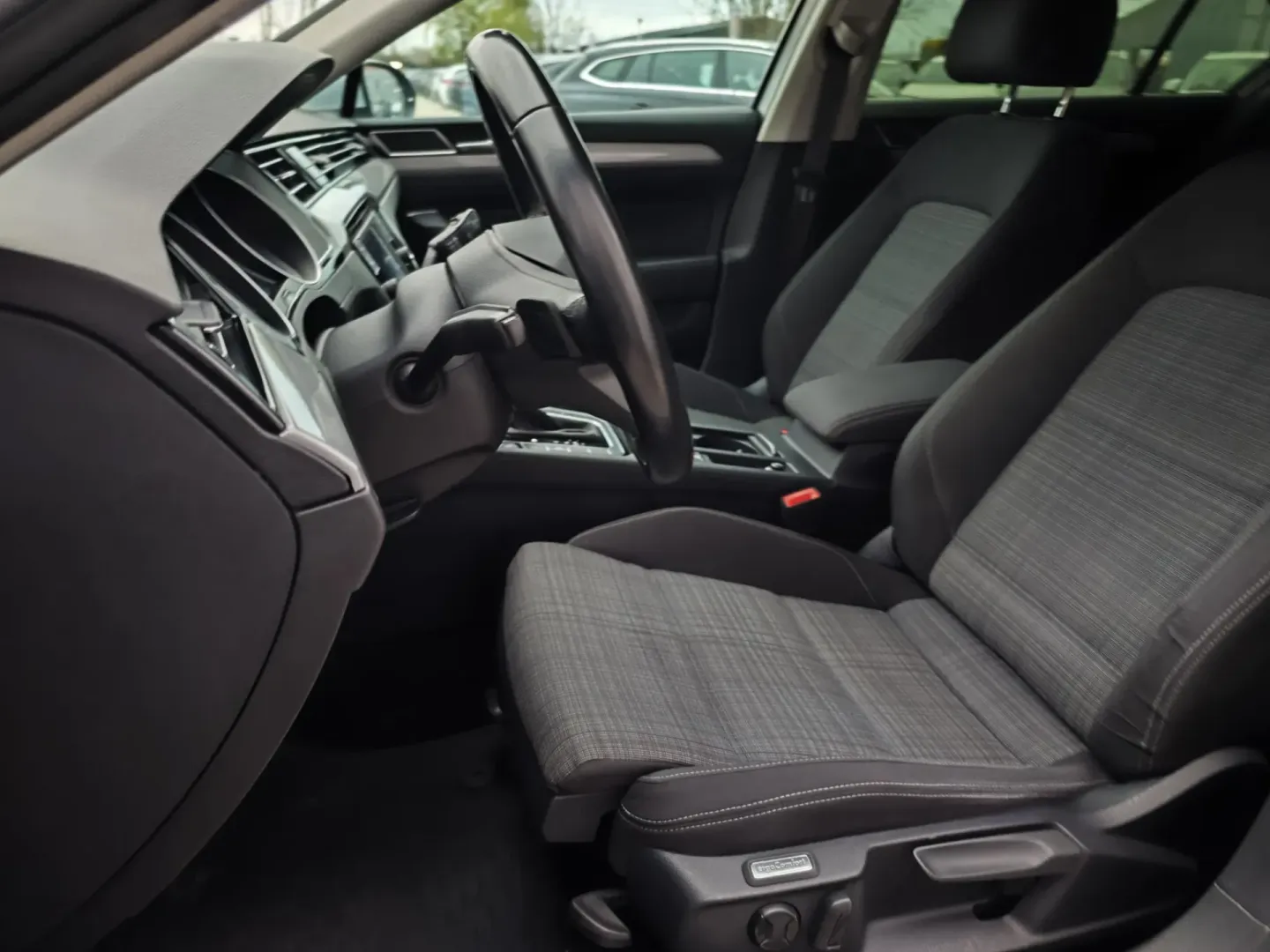 Cumpara/ Vinde online Volkswagen Passat 2020 SH, la cel mai bun pret pentru tine!