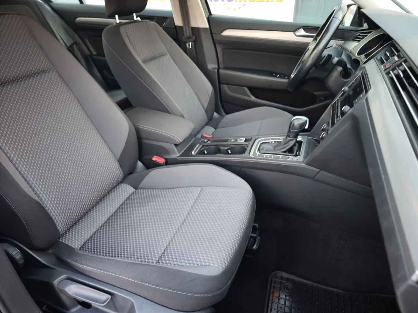 Cumpara/ Vinde online Volkswagen Passat 2020 SH, la cel mai bun pret pentru tine!