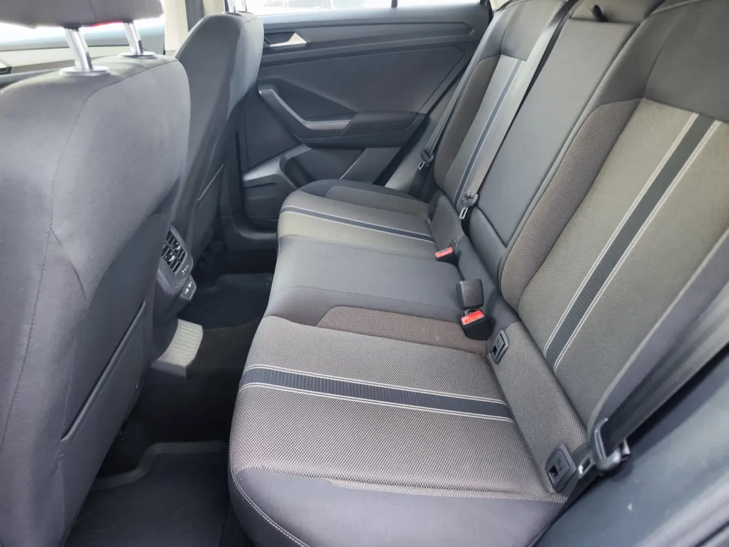 Cumpara/ Vinde online Volkswagen T-Roc 2021 SH, la cel mai bun pret pentru tine!