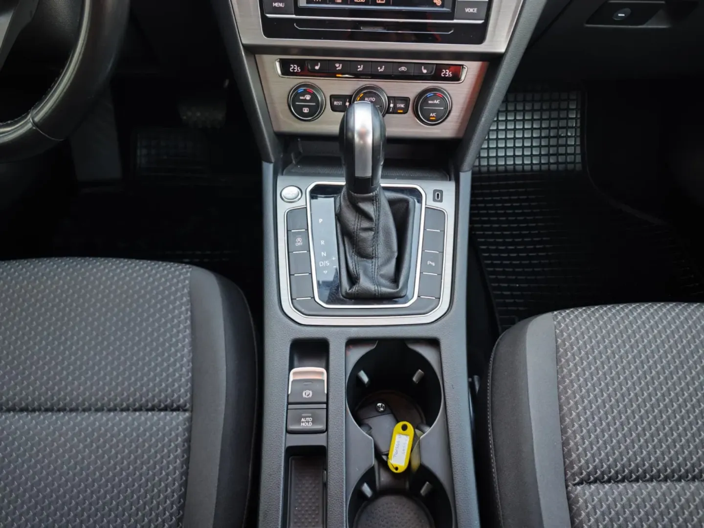 Cumpara/ Vinde online Volkswagen Passat 2020 SH, la cel mai bun pret pentru tine!