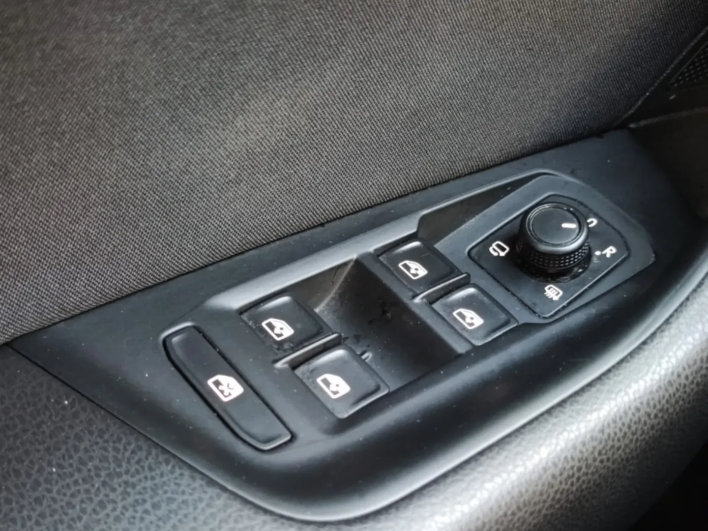 Cumpara/ Vinde online Volkswagen Passat 2020 SH, la cel mai bun pret pentru tine!