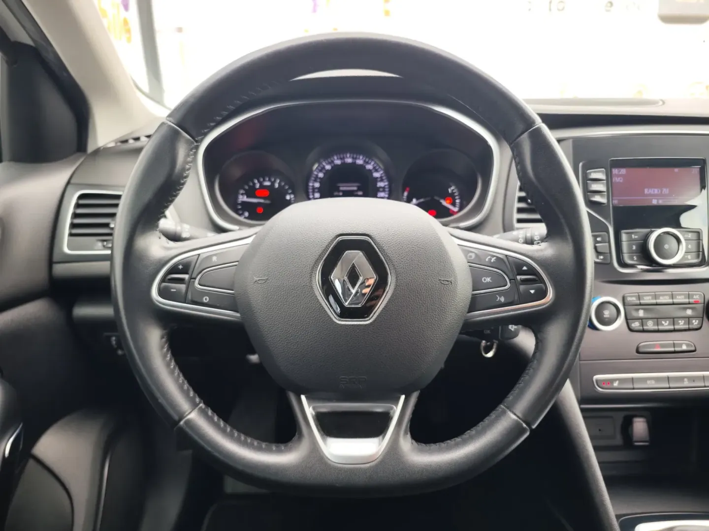 Cumpara/ Vinde online Renault  Megane 2018 SH, la cel mai bun pret pentru tine!