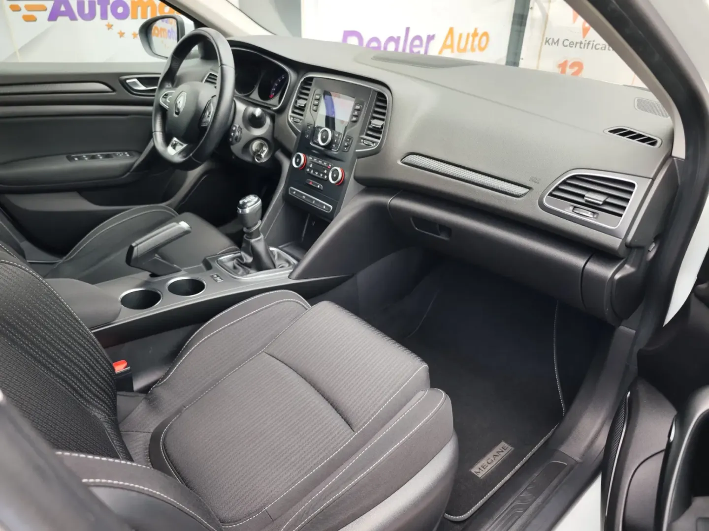 Cumpara/ Vinde online Renault  Megane 2018 SH, la cel mai bun pret pentru tine!