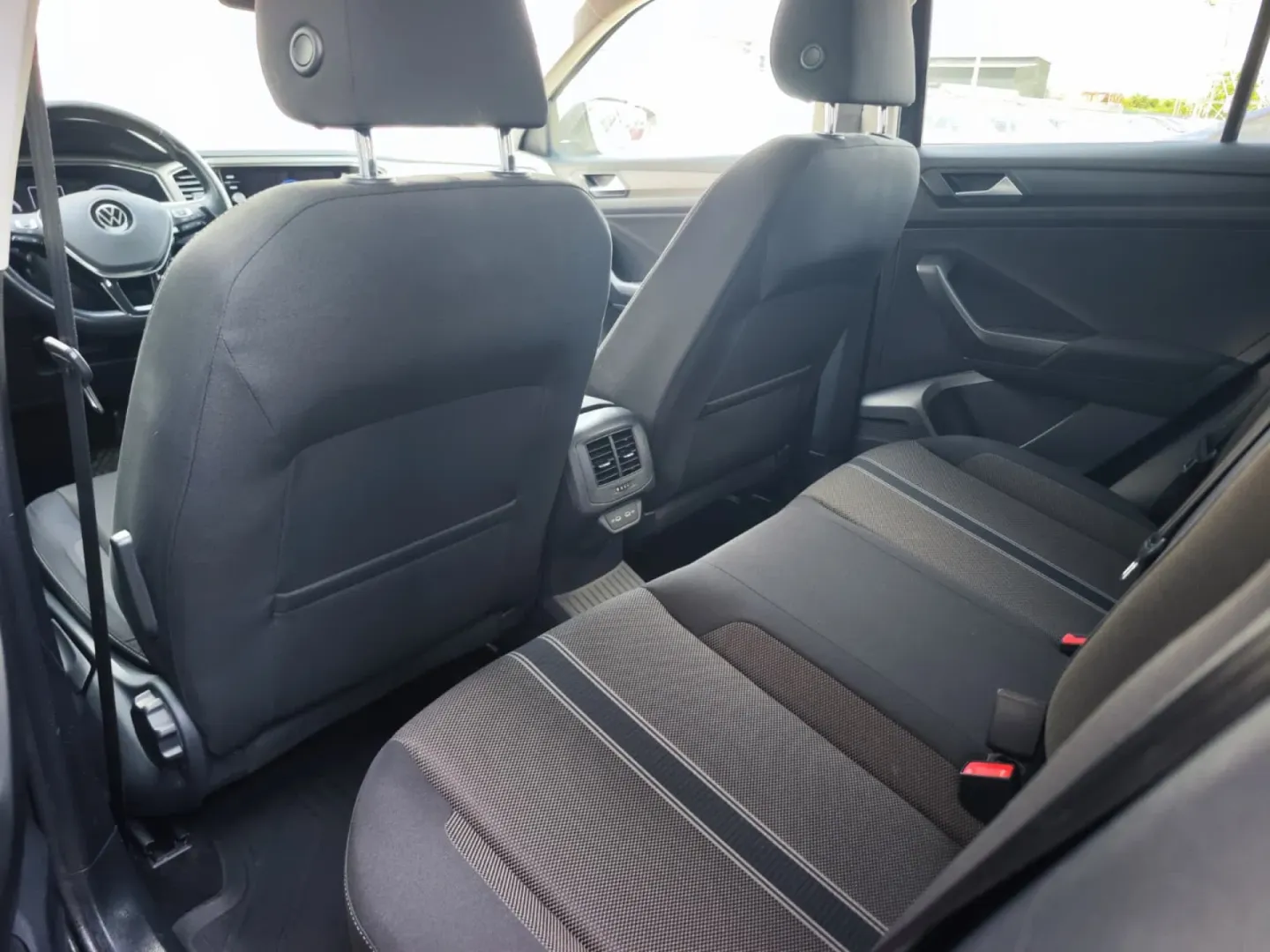 Cumpara/ Vinde online Volkswagen T-Roc 2021 SH, la cel mai bun pret pentru tine!