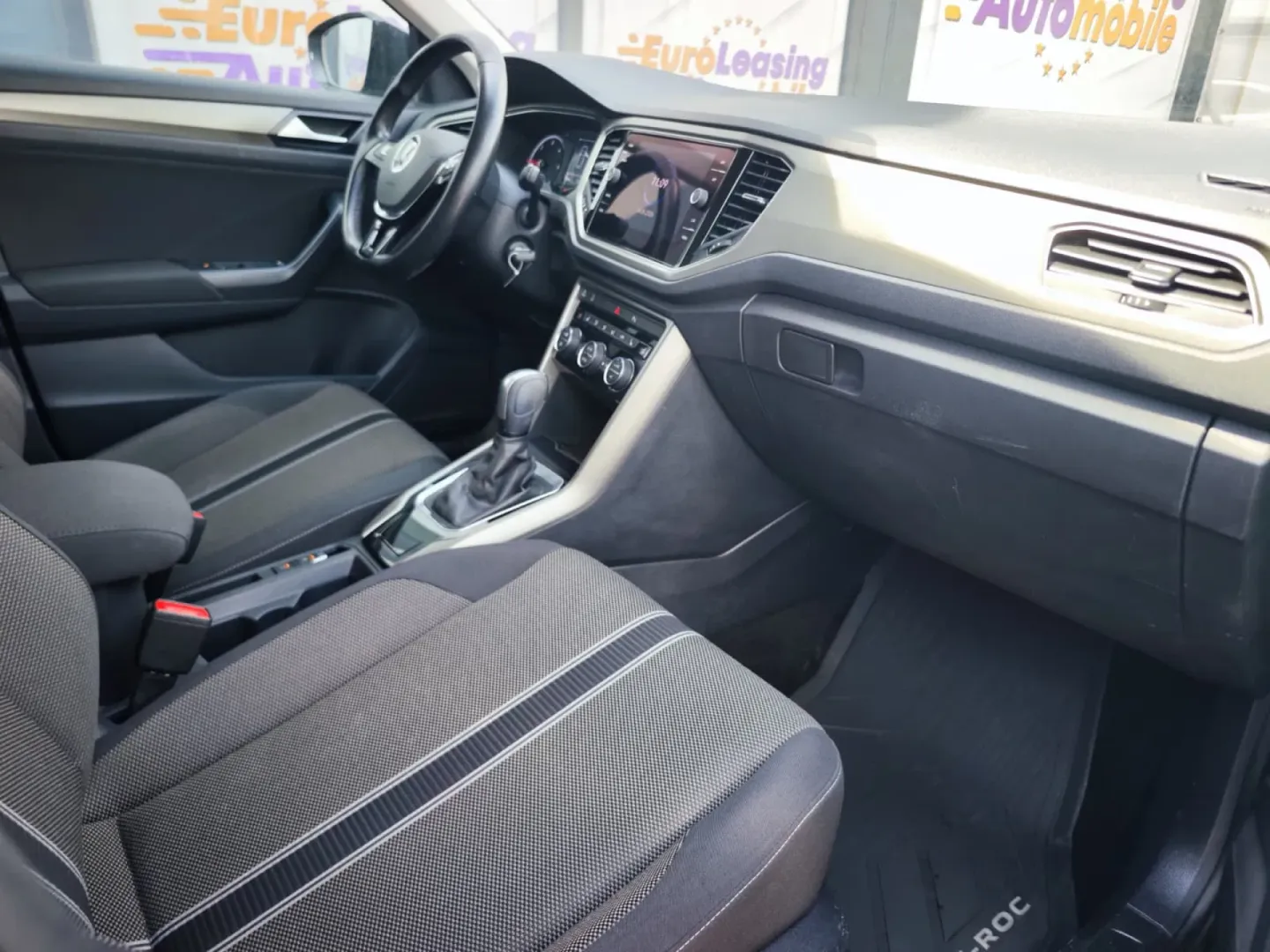 Cumpara/ Vinde online Volkswagen T-Roc 2021 SH, la cel mai bun pret pentru tine!