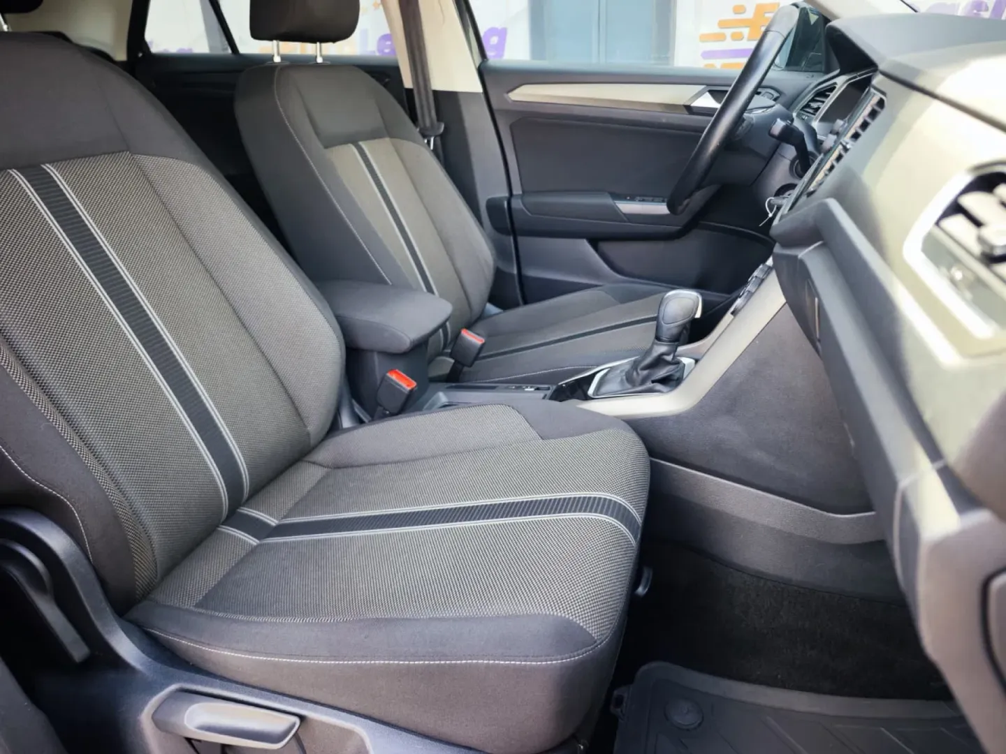 Cumpara/ Vinde online Volkswagen T-Roc 2021 SH, la cel mai bun pret pentru tine!