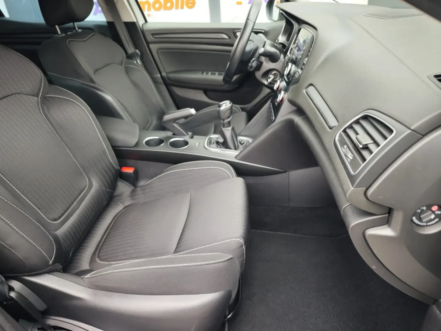 Cumpara/ Vinde online Renault  Megane 2018 SH, la cel mai bun pret pentru tine!