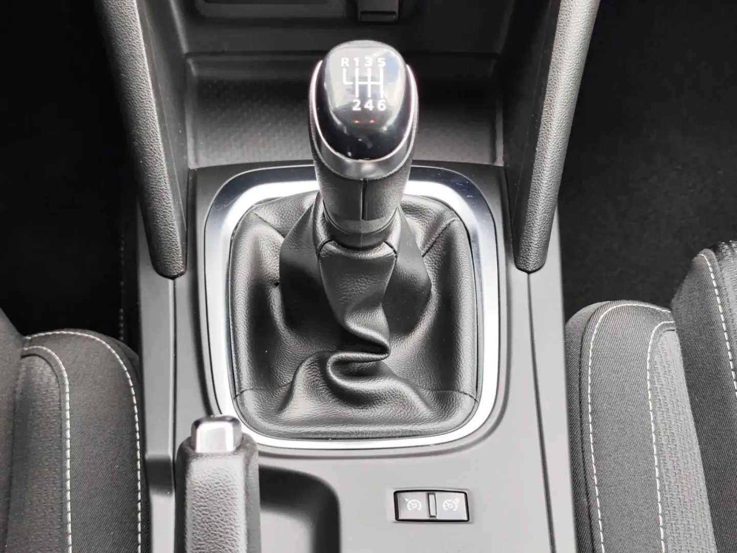 Cumpara/ Vinde online Renault  Megane 2018 SH, la cel mai bun pret pentru tine!