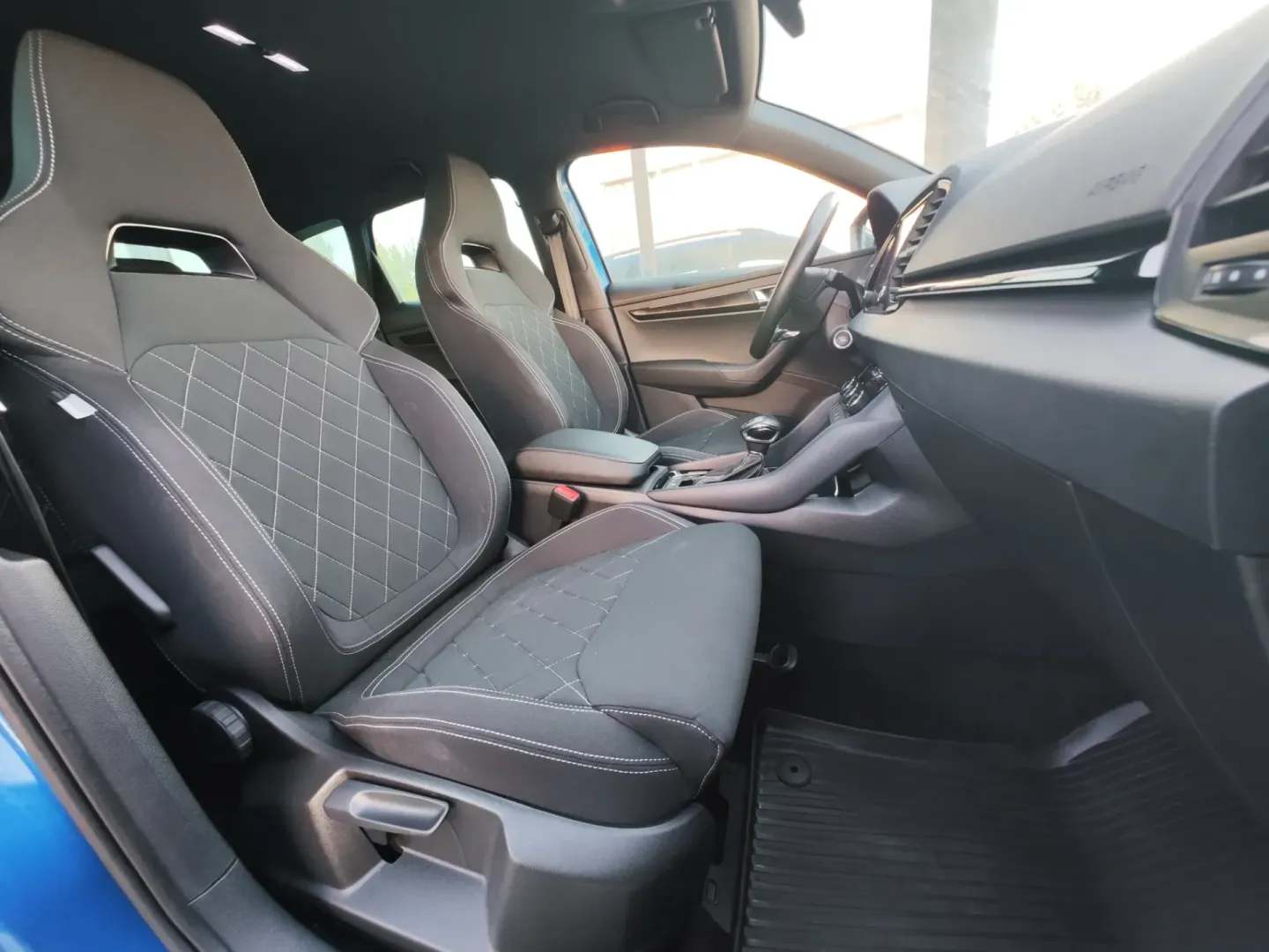 Cumpara/ Vinde online Skoda Karoq 2020 SH, la cel mai bun pret pentru tine!