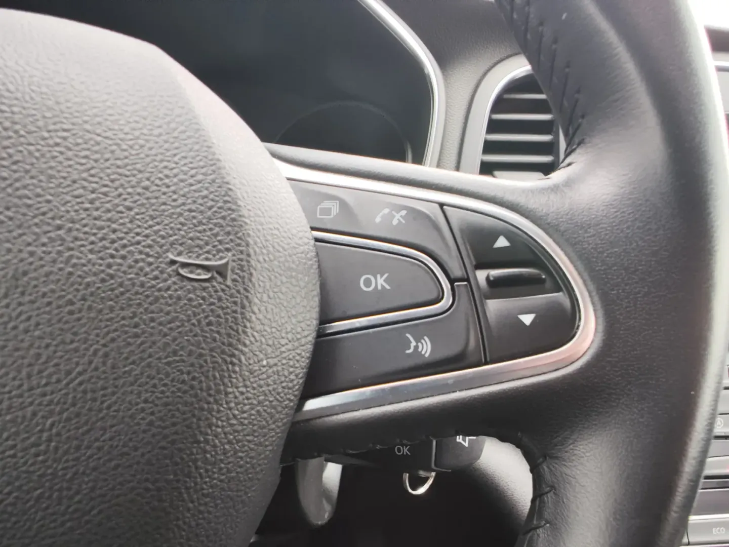 Cumpara/ Vinde online Renault  Megane 2018 SH, la cel mai bun pret pentru tine!
