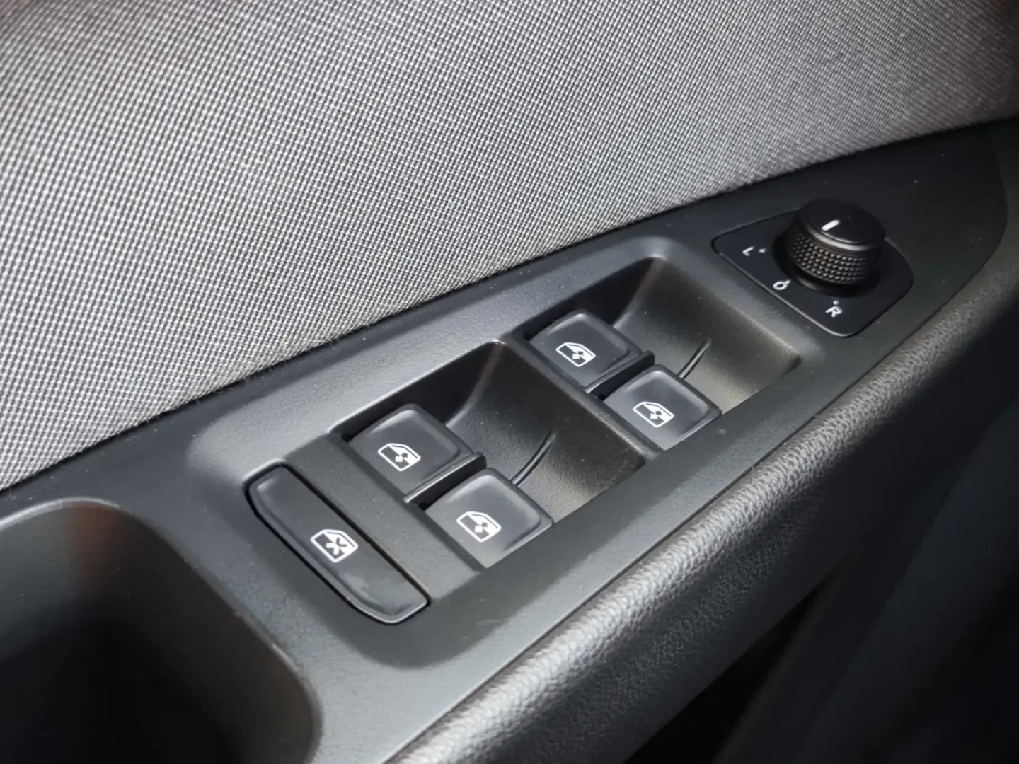 Cumpara/ Vinde online Seat Leon 2018 SH, la cel mai bun pret pentru tine!