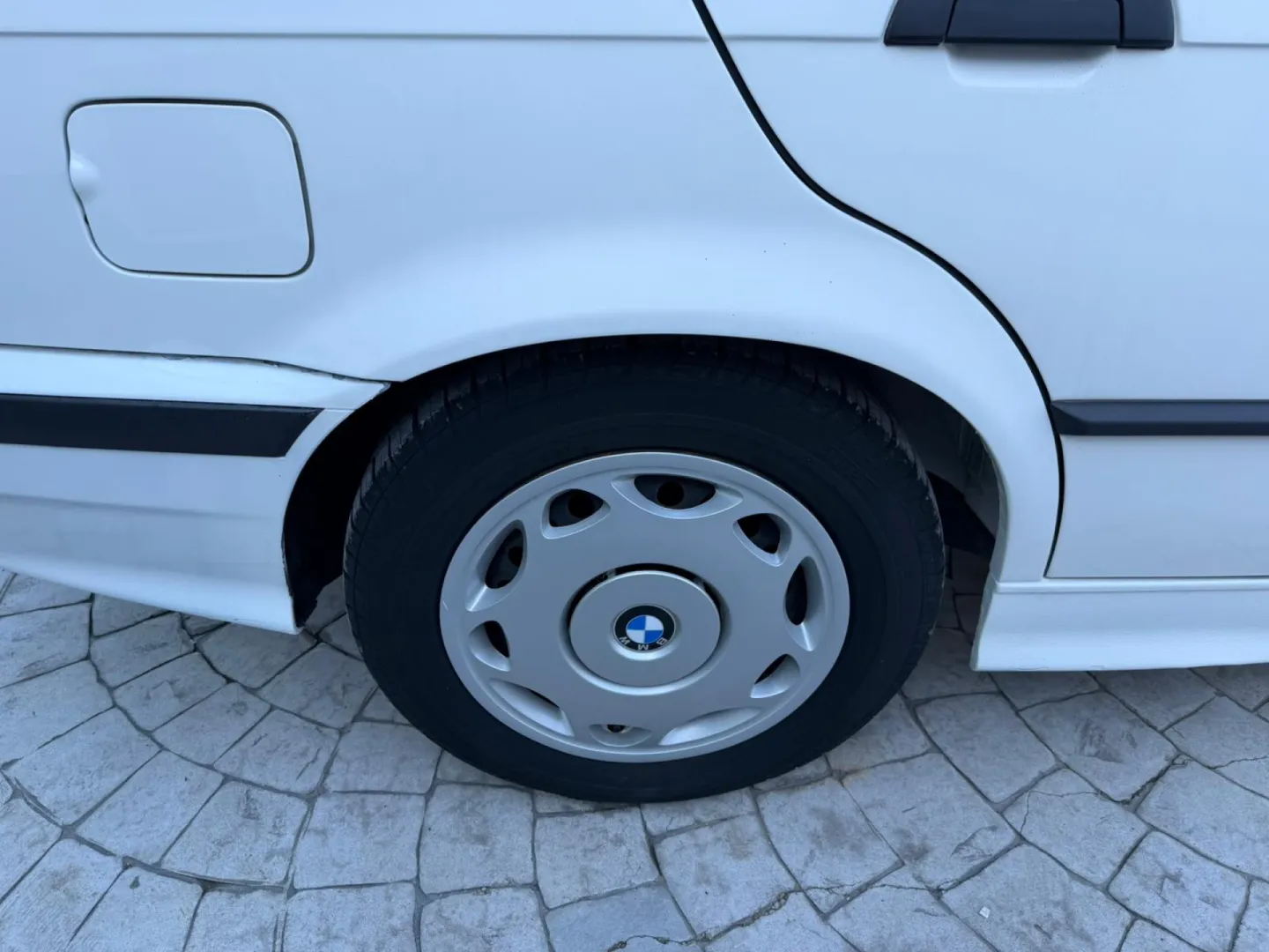 Cumpara/ Vinde online BMW 3 Series 1992 SH, la cel mai bun pret pentru tine!